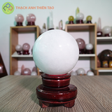 Cầu thạch anh trắng dừa nặng 0.852kg, đường kính 8.5 cm