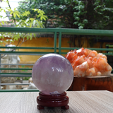 Cầu thạch anh tím nặng 1.27kg, đường kính 9.5cm