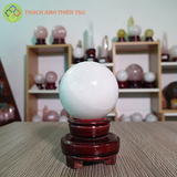 Cầu thạch anh trắng dừa nặng 0.61kg, đường kính 7.6cm