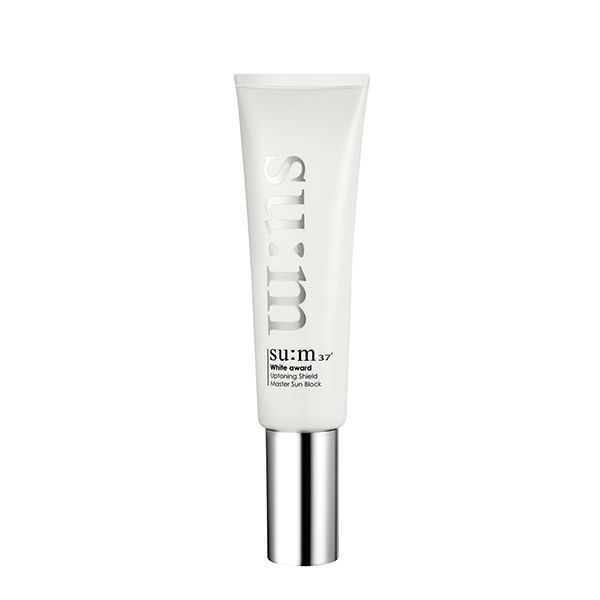 51902362 - su:m37 White Award Uptoning Shield Maste