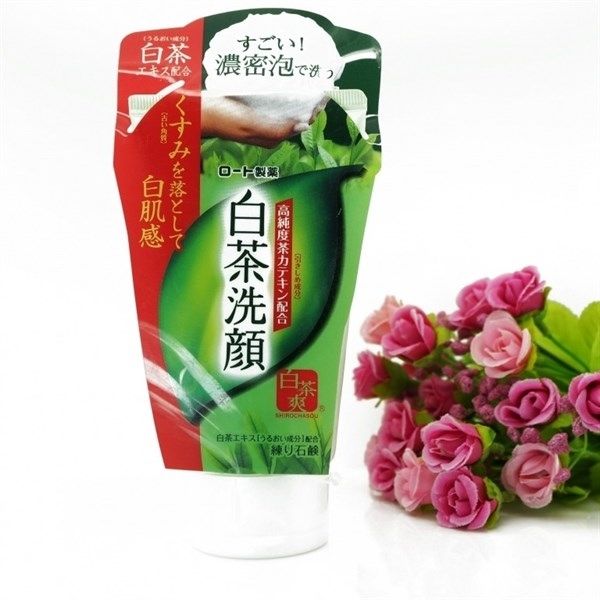 Sữa rửa mặt trà xanh Rohto Nhật Bản