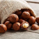 Hạt macca Đắk Nông Tự nhiên (hộp trắng xanh)
