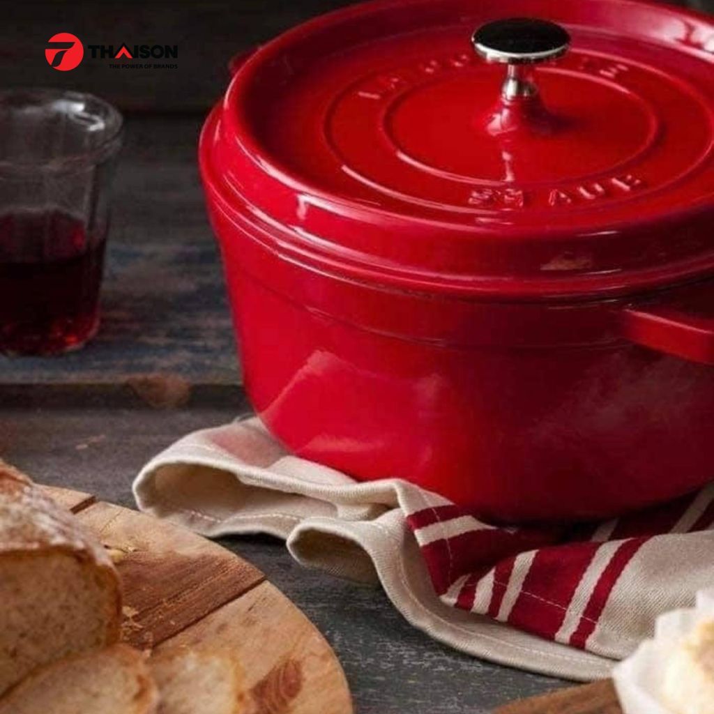 Nồi gang STAUB ROUND COCOTTE tròn màu đỏ 18CM