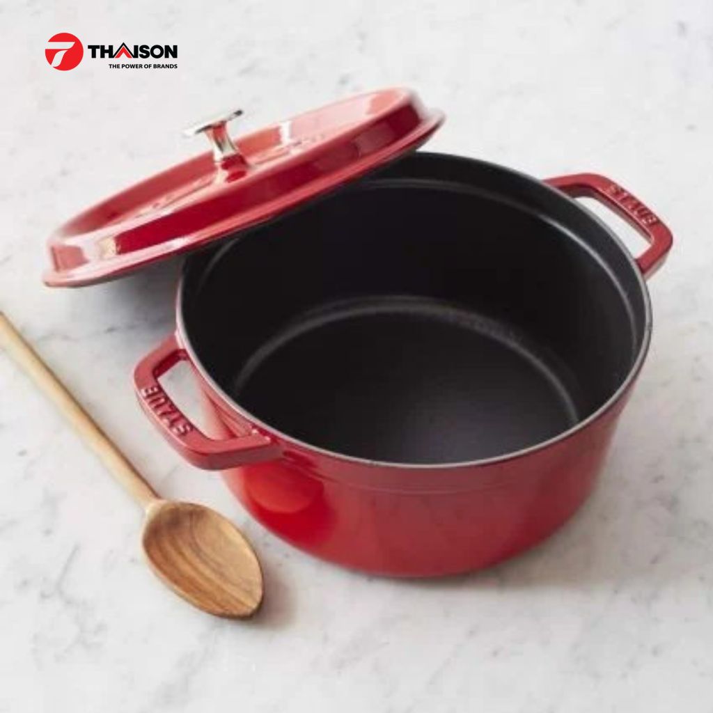 Nồi gang STAUB ROUND COCOTTE tròn màu đỏ 22/24cm-1102206