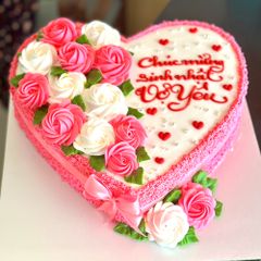 Bánh kem sinh nhật 16FOOD hình trái tim màu hồng bắt hoa trắng hồng một bên