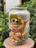 Lọ hoa họa tiết chú tiểu ôm hồ lô vàng đắp nổi kích thước 30cm