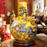 Lọ hoa mã đáo thành công men sứ vàng kích thước cao 40cm đắp nổi vẽ vàng