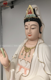 Tượng Quan Âm đứng bằng sứ lá sen nổi kích thước 68cm | Quà Tặng Phong Thủy Tượng Quan Âm