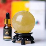 Quà Tặng Sếp Quả Cầu Phong Thủy đá thạch anh vàng đường kính 5,6cm