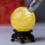 Quà Tặng Sếp Quả Cầu Phong Thủy đá thạch anh vàng đường kính 5,6cm