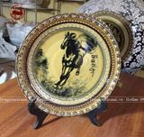 Đĩa cảnh độc mã họa tiết vẽ tay 24k đường kính 40cm | quà tặng cao cấp