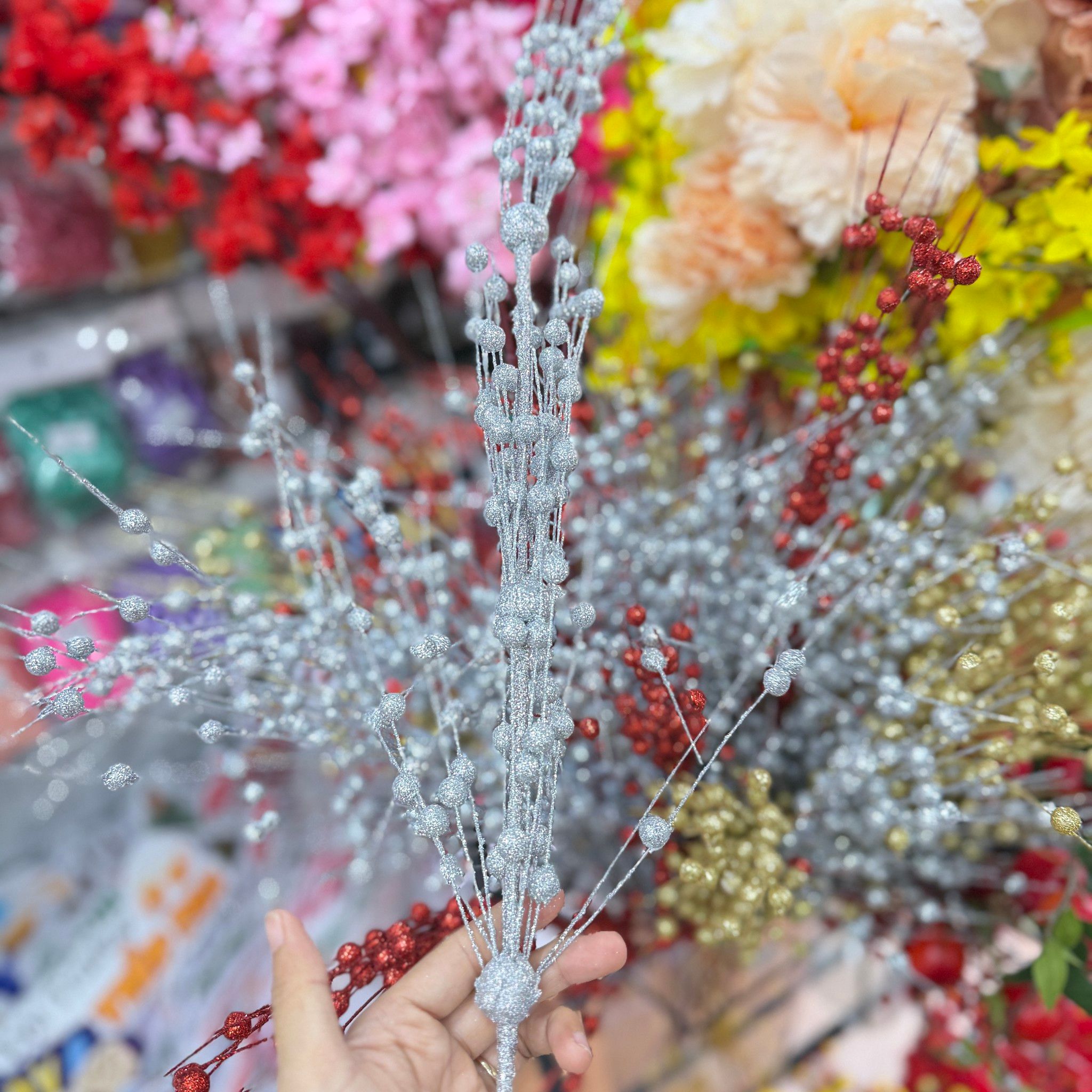 Cành Châu Nhũ Kim Tuyến