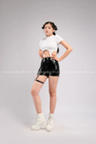 Outfit Phối Sẵn - (Quần Short Da Bóng phối Áo Croptop Móc Trắng)