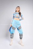 Outfit Phối Sẵn - (Quần Dài Jogger Xanh Phản Quang Phối Áo Lưới Dài Tay Họa Tiết Độc Đáo Xanh Vàng )