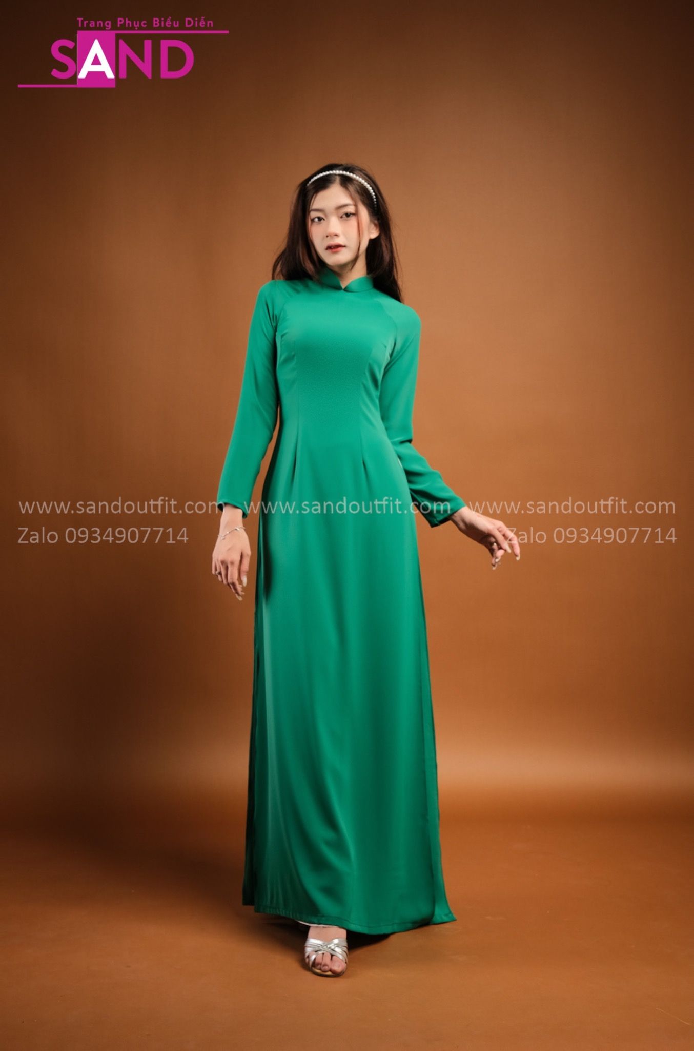 TAA0903 Áo Dài Truyền Thống Lụa Mỹ Màu Xanh Lá
