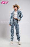 Outfit Phối Sẵn - ( HQB0818 Quần Jean Túi Hộp Ống Rộng Mẫu 18 phối HAK0803 Áo Khoác Jean Nam Dài Tay Mẫu 2)