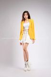 Outfit Phối Sẵn - (Chân Váy Trắng phối Vest Vàng)