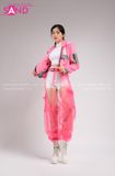 Outfit Phối Sẵn - (Quần Khoét Đáy phối Áo Khoác Crop Phản Quang Hồng)