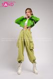 Outfit Phối Sẵn - (Set Quần Short Trắng Phối Áo Khoác Da Crop Xanh Lá )