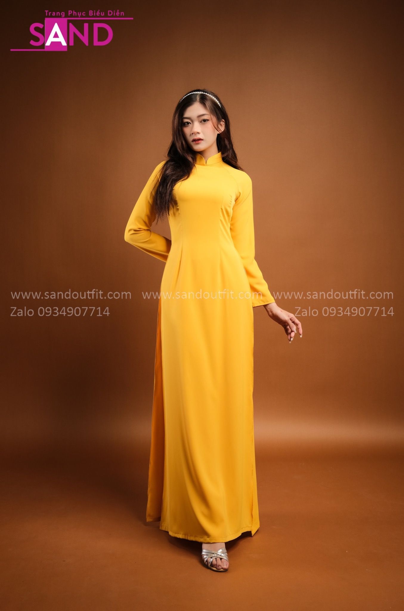 TAA0304 Áo Dài Truyền Thống Lụa Mỹ Màu Vàng Đậm