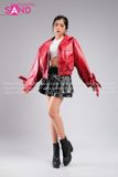 Outfit Phối Sẵn - (Váy Xếp Li Da Đen 2 Tầng phối Áo Khoác Crop Tay Phồng Đỏ)