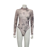 Áo Bodysuit lưới dài tay cổ lọ họa tiết tạp chí
