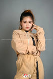 Áo Khoác Kaki Croptop Ống Tay Phối Khoen Be