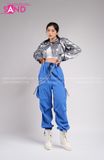 Outfit Phối Sẵn - (Quần Thụng Xanh Dương phối Áo Crop Cổ Sơmi Bạc)