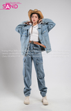 Outfit Phối Sẵn - ( HQB0818 Quần Jean Túi Hộp Ống Rộng Mẫu 18 phối HAK0803 Áo Khoác Jean Nam Dài Tay Mẫu 2)
