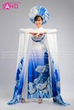 TAE0020 Áo Dài Trình Diễn Tay Lơi Hoạ Tiết Chim Hạt Xanh - Màu Trắng ( KÈM MẤN )