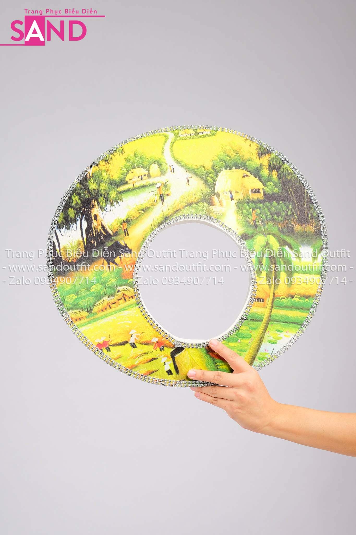 DMA0908 Mấn Áo Dài Trình Diễn Tay Voan Choàng Hoạ Tiết Làng Quê