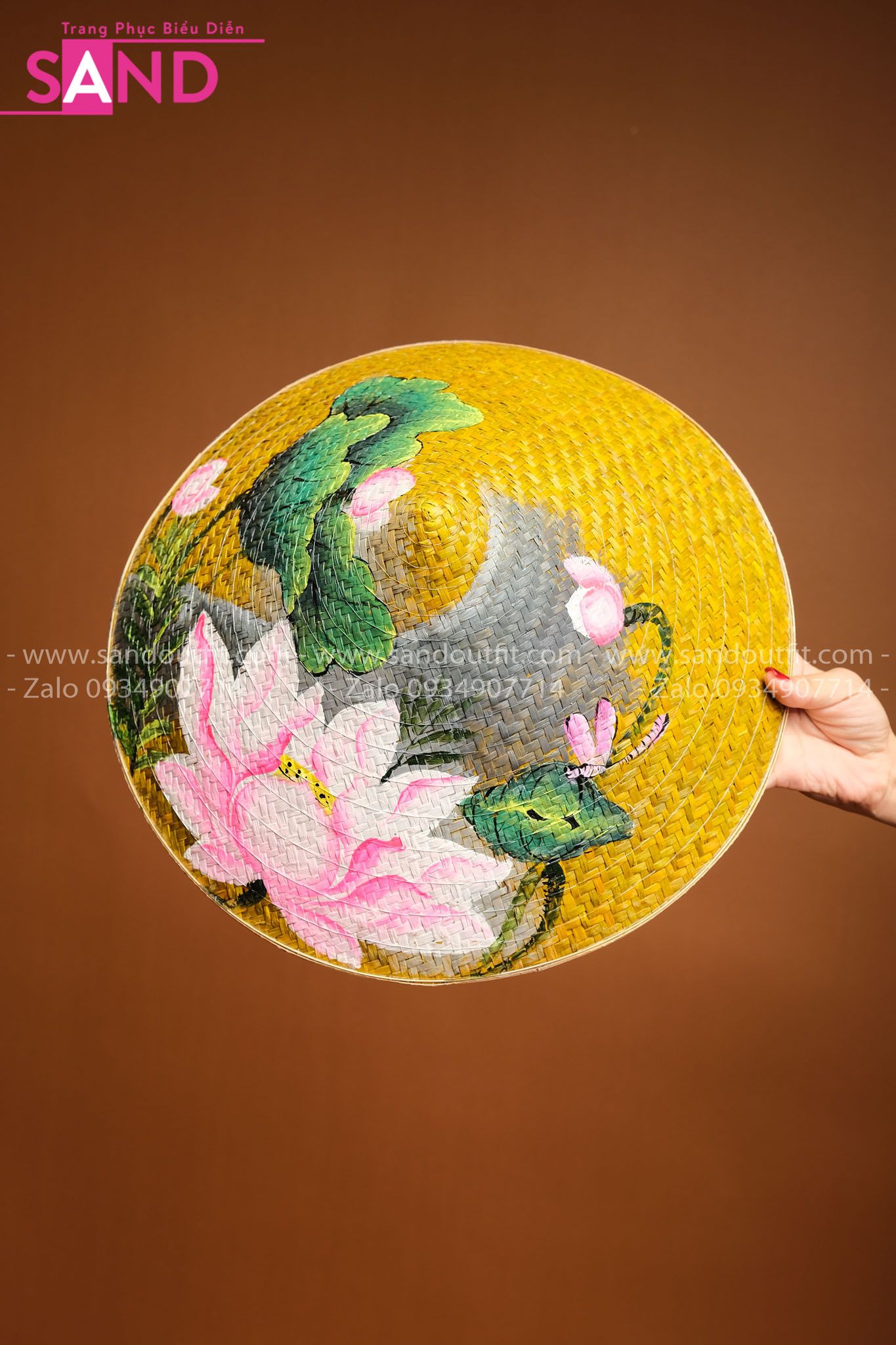DNL0303 Nón Cỏ Bàng Vẽ Sen Vàng