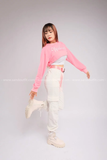 Outfit Phối Sẵn - (Quần Kaki Trắng phối Áo Croptop Hồng Dài Tay)
