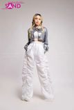 Outfit Phối Sẵn - (Quần Jogger Dù phối Áo Sơmi Croptop Bạc)