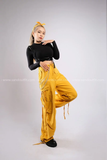 Outfit Phối Sẵn - (Quần Vàng Ống Rộng phối Áo Croptop Đen Dài Tay)