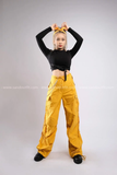 Outfit Phối Sẵn - (Quần Vàng Ống Rộng phối Áo Croptop Đen Dài Tay)