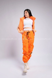 Outfit Phối Sẵn - (Quần Jogger Kaki Cam phối Croptop Trắng Phao Gile)