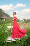 VBM0409 Váy Maxi Đỏ 2 Dây Tay Rơi Xẻ Tà