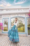 VBM0801 Váy Maxi Trễ Vai Trắng Xanh Dáng Xoè