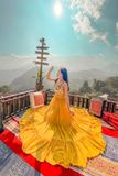 VBM0302 Váy Maxi Cổ Yếm Vàng Hoạ Tiết Váy Xoè Khoét Eo