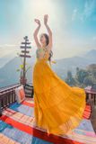 VBM0302 Váy Maxi Cổ Yếm Vàng Hoạ Tiết Váy Xoè Khoét Eo