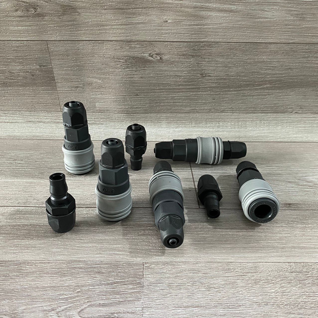 Đầu nối hơi nhựa tự động