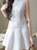 Đầm trắng sát nách đính nơ