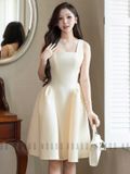 Đầm kem cổ vuông