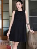 Đầm đen phối tweed