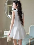 Đầm trắng sát nách đính nơ