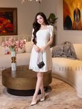 Đầm trắng xếp ly