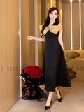Đầm đen tay nơ