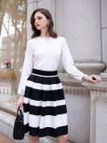 Áo trắng cổ tròn dài tay