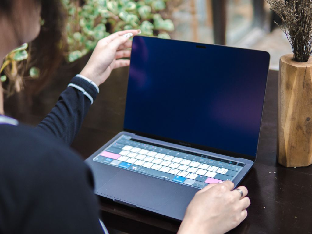 Bộ dán màn hình ANDORA chống ánh sáng xanh Anti - Blue Light cho MacBook (Hỗ trợ dán miễn phí trực tiếp tại shop)